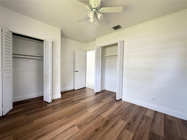 Building Photo - 1740 SW 47th Ave