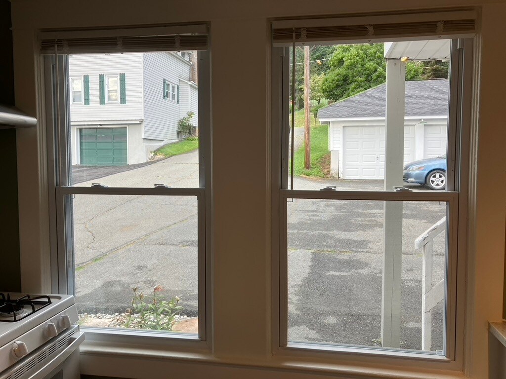 Building Photo - 1302 Hillside Ave