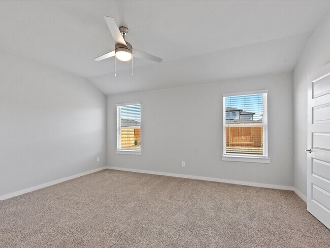 Building Photo - 3335 Silverton Dr