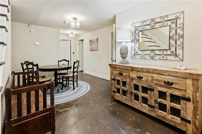 Building Photo - 4035 Lacey Dr