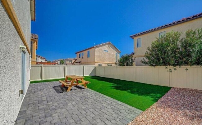 Building Photo - 5733 Rose Tiara Dr