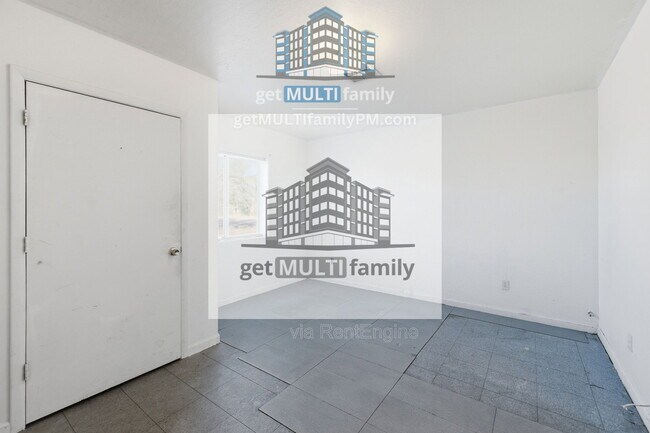 Building Photo - 1224 E Apache St