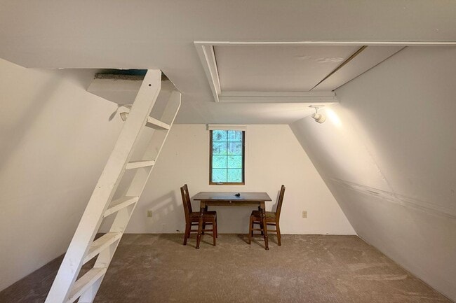 Building Photo - 5Bd/2.5Ba Redmond House