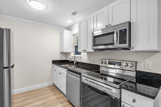 Building Photo - 22611 Mattingly St