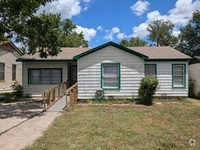 Building Photo - 3 Bed 1 Bath with fenced yard, laundry roo...