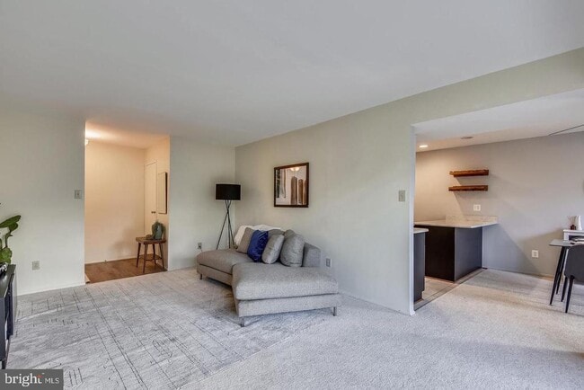 Building Photo - 2044 Royal Fern Ct