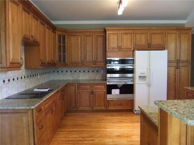 Building Photo - 5060 Gallatree Ln