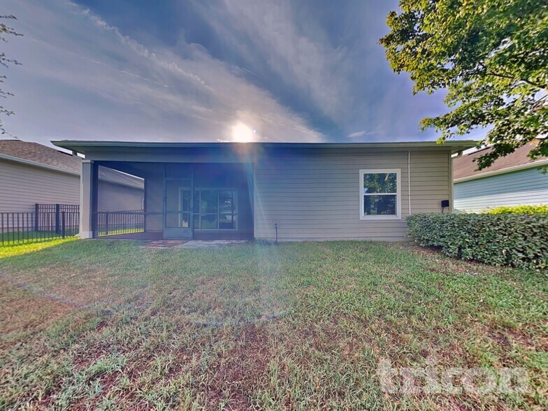 Building Photo - 38 Athens Dr