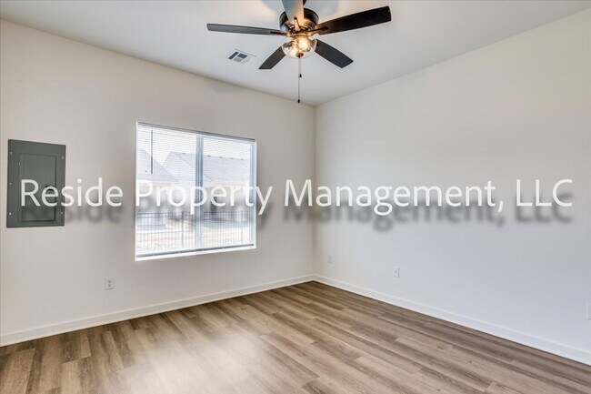 Building Photo - 2112 N Melody Ct