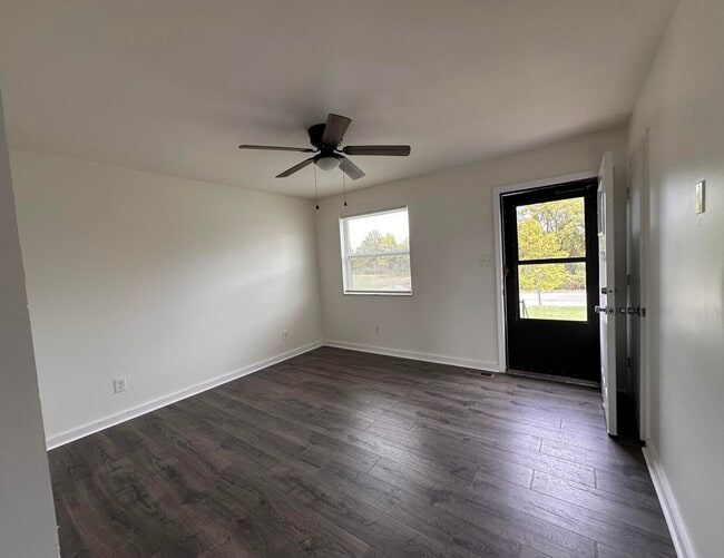 Building Photo - 53 Beechwood Dr