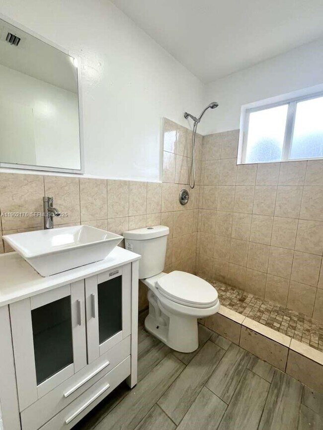 Building Photo - 6200 Dewey St