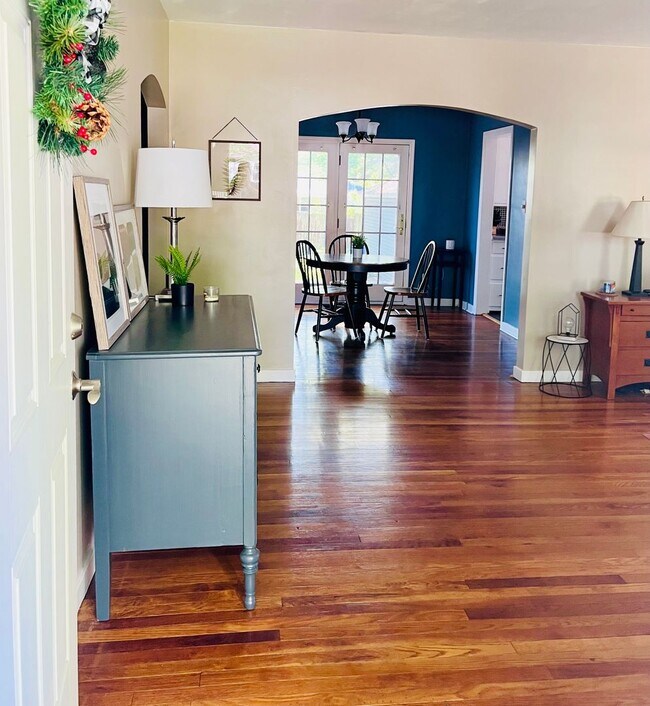 Building Photo - East Side 2 Bedroom, 1  Bath Beauty with Fenced Backyard & Hardwood Floors