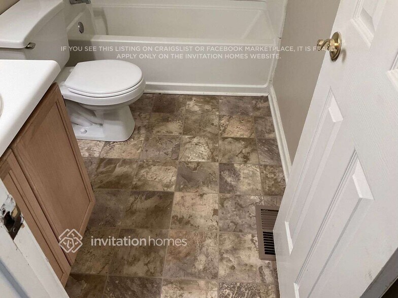 Building Photo - 6955 Greenfield Ln