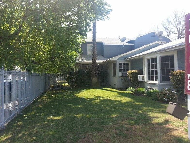 Building Photo - 5551 Noble Ave