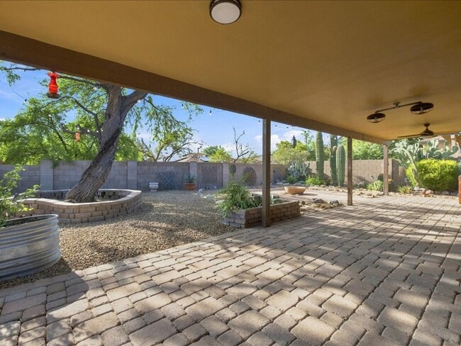 Building Photo - 3540 S Desert Echo Rd