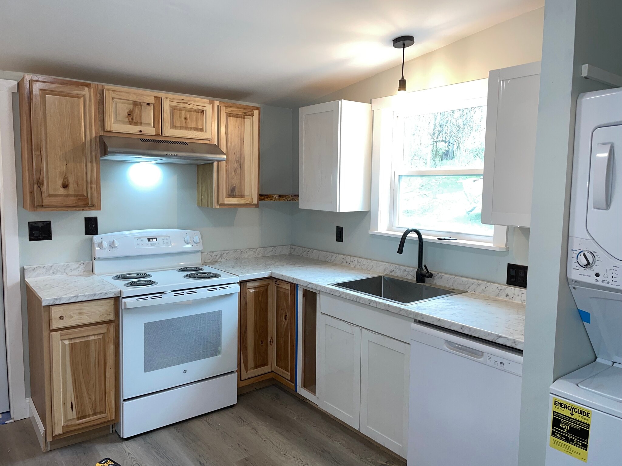 Building Photo - 1105 Rockway St