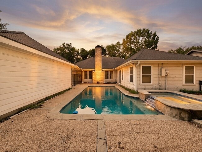 Building Photo - 7914 Candle Ln