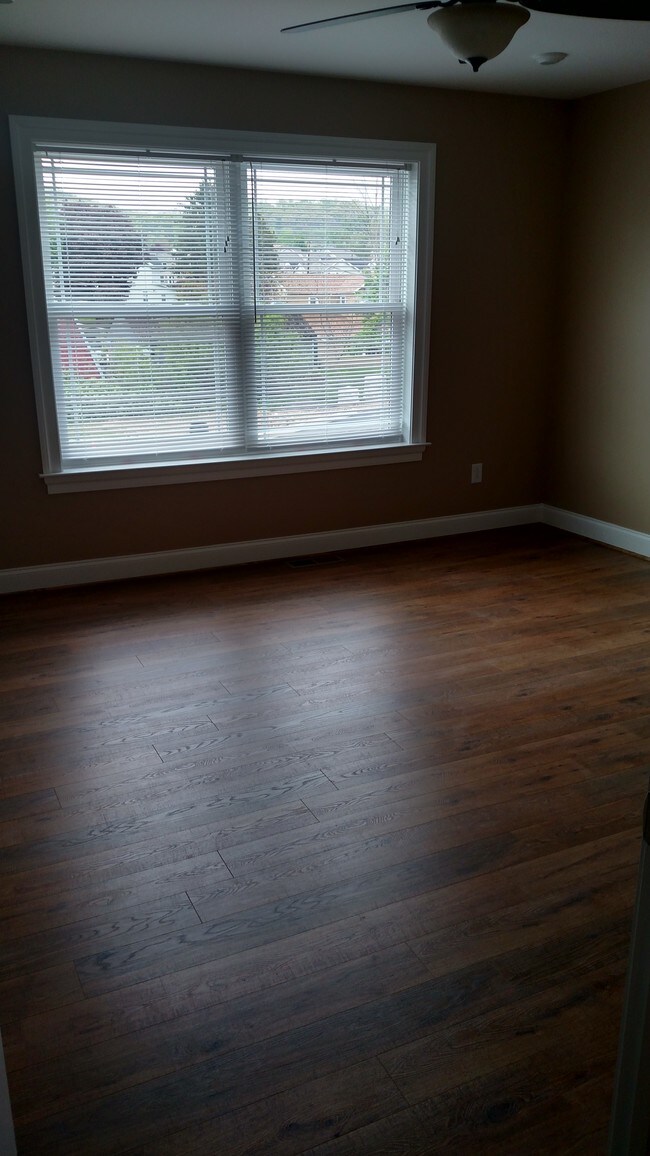2nd floor master bedroom - 108 Hollow Drive