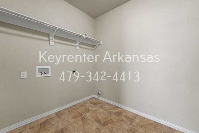 Building Photo - 592 N Longfellow Ln