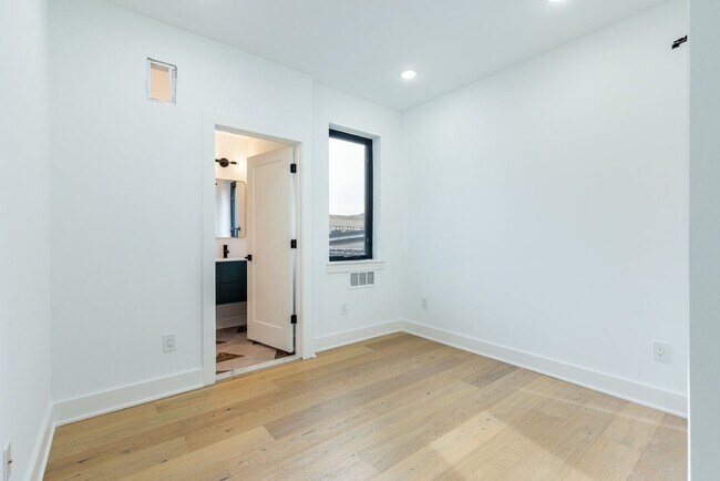 Building Photo - 807 N 17th St