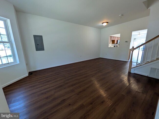 Building Photo - 310 Del Rhodes Ave