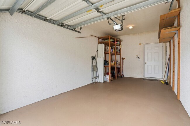 Building Photo - 28630 Carriage Home Dr