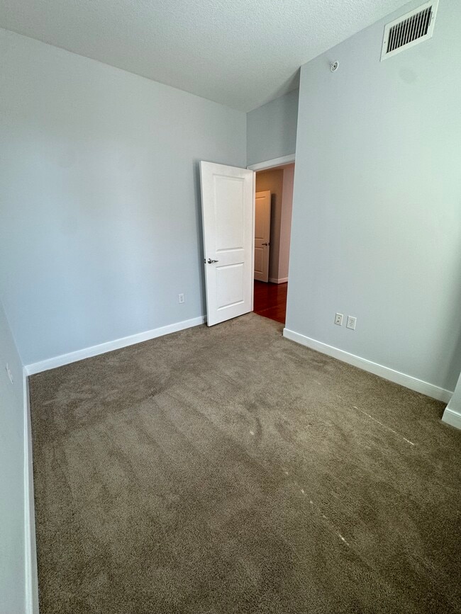 Building Photo - 155 Potomac Passage