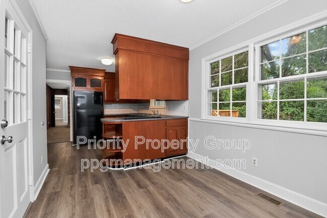 Building Photo - 3916 Piney Grove Rd