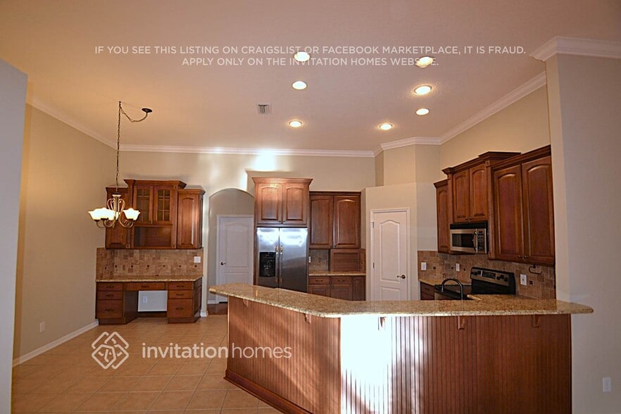 Building Photo - 3410 Eastmonte Dr