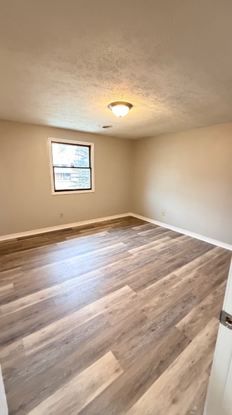 Building Photo - 7800 Heatherview St NW