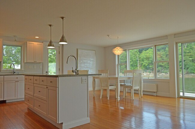 Building Photo - Annisquam Rental on the Water: Chester Square