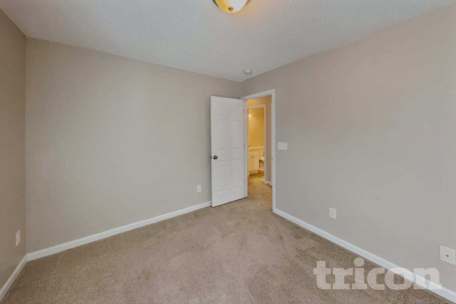 Building Photo - 223 Pebblestone Dr