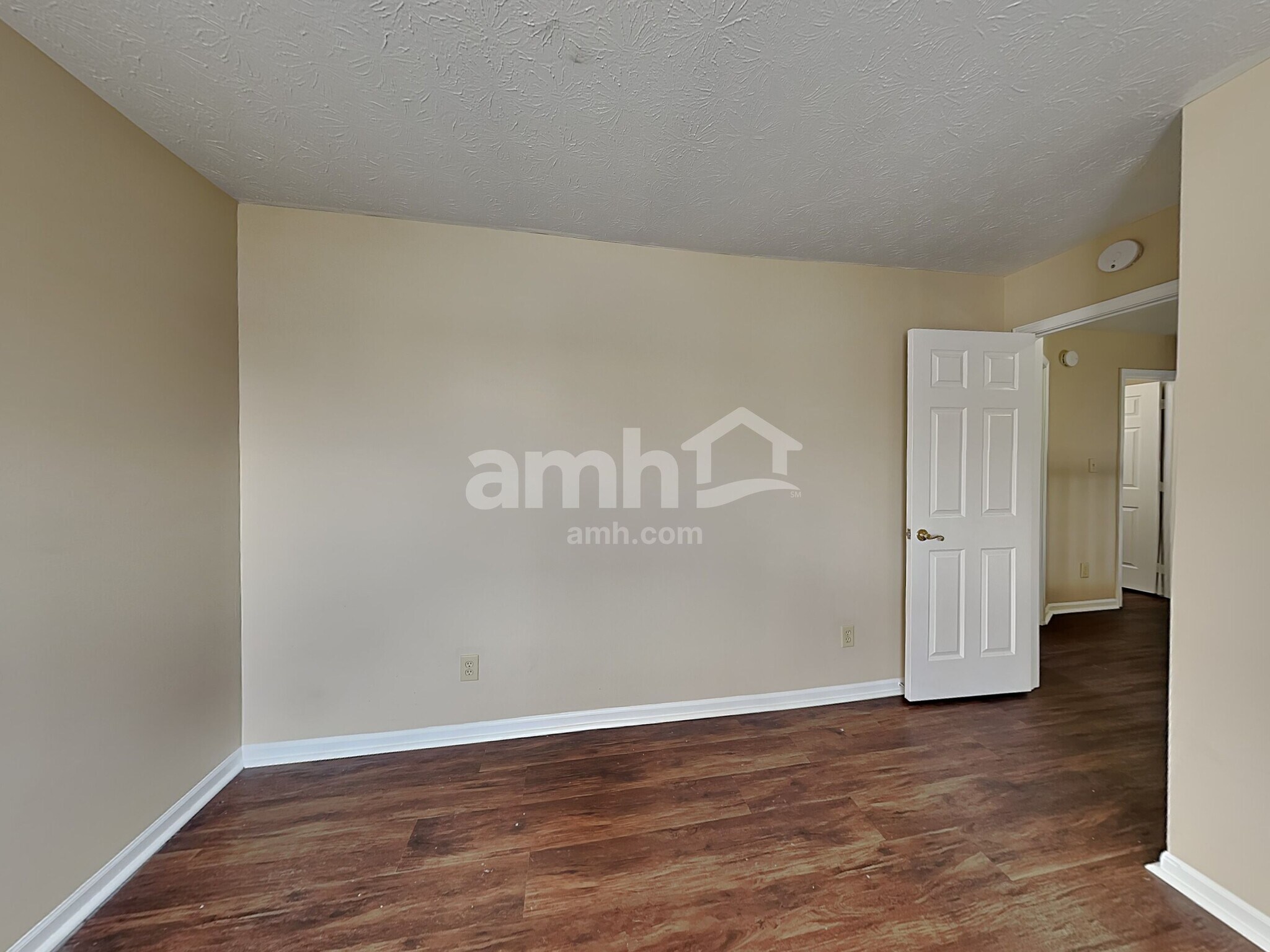 Building Photo - 9984 Waterside Dr