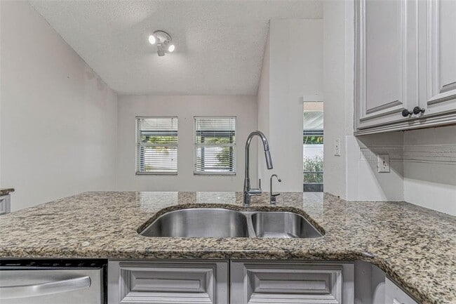 Building Photo - 7206 Ridgeport Dr