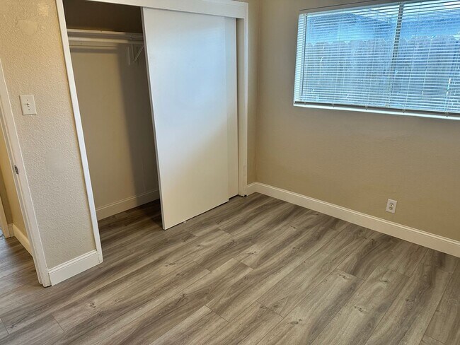 Building Photo - This cute home won't last long with a new ...