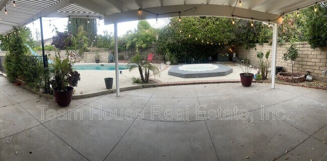 Building Photo - 23423 Vía Boscana