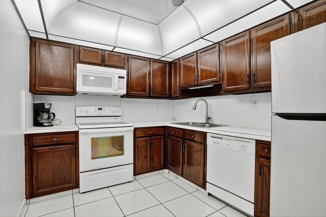 Building Photo - 10777 W Sample Rd