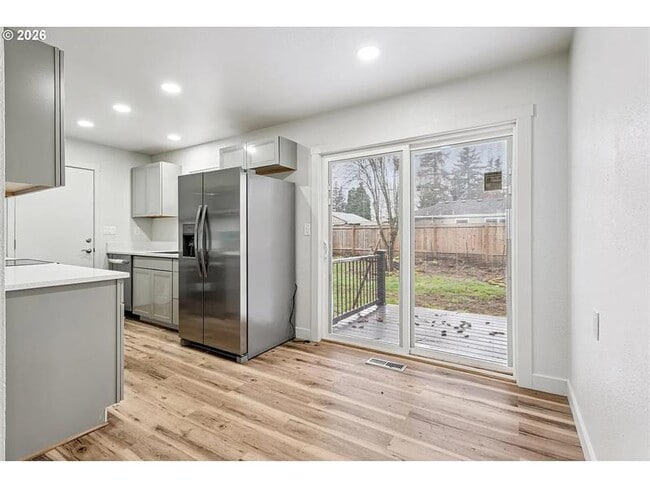 Building Photo - 108 SE 91st Ave