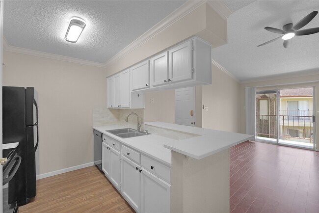 Building Photo - 2120 El Paseo St