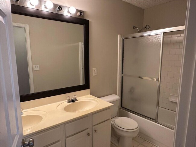 Building Photo - 7235 Treyburn Dr