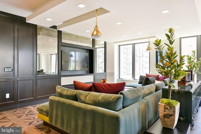 Building Photo - 901 H St NE