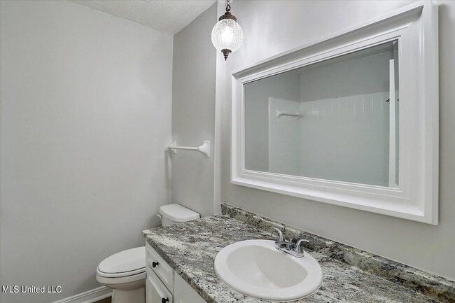 Building Photo - 249 Bay Park Dr