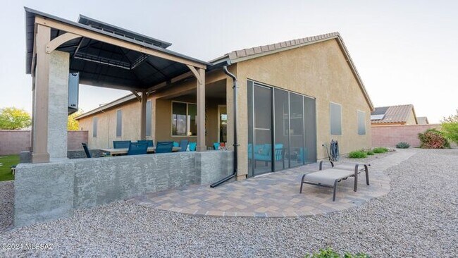 Building Photo - Beautiful Home!