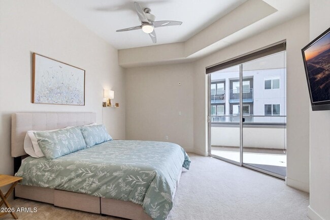 Building Photo - 945 E Playa Del Norte Dr