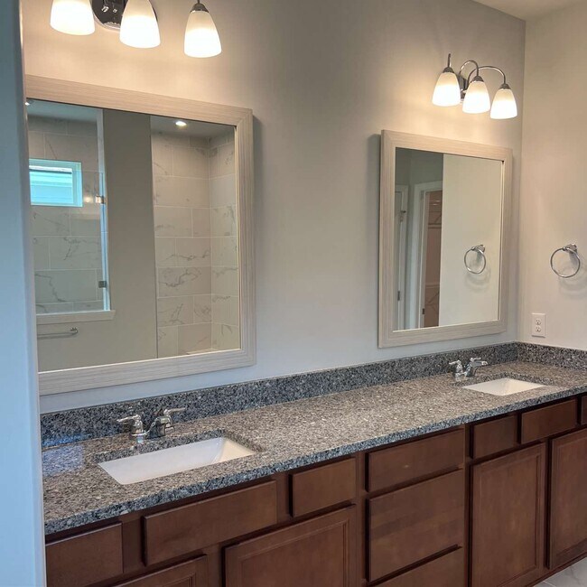 Building Photo - 331 Flycatcher Dr