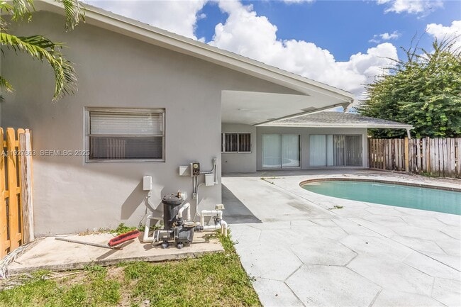 Building Photo - 1461 Wyndcliff Dr