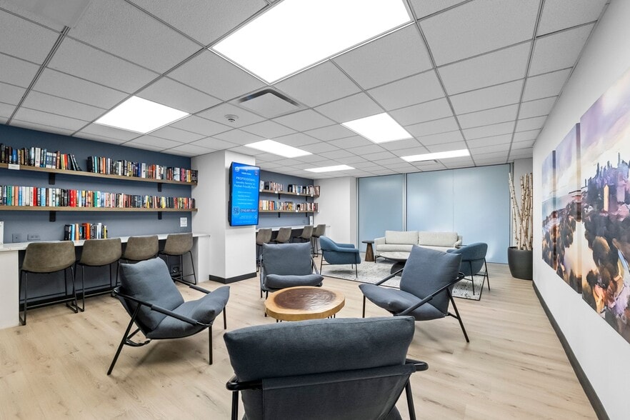 Common Space - 2020 N Lincoln Park W