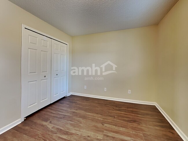 Building Photo - 101 Mills Run Dr