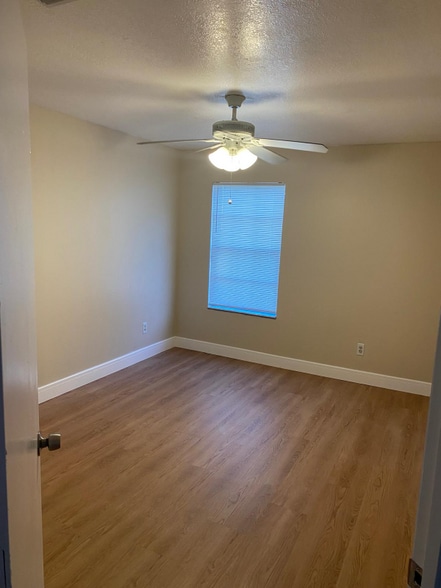 Building Photo - 1413 Abberton Dr