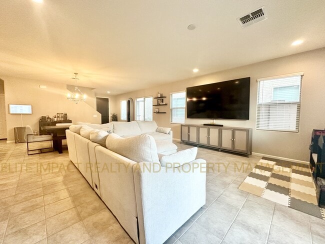 Building Photo - 7755 S Via Casa De Campo